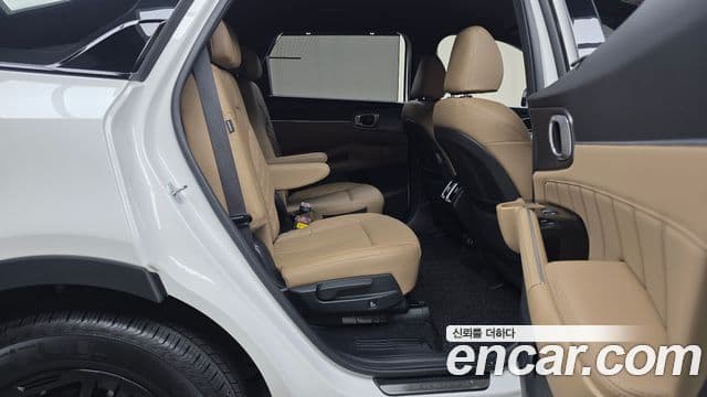 Kia Sorento 2025 — Şəkil 16/34