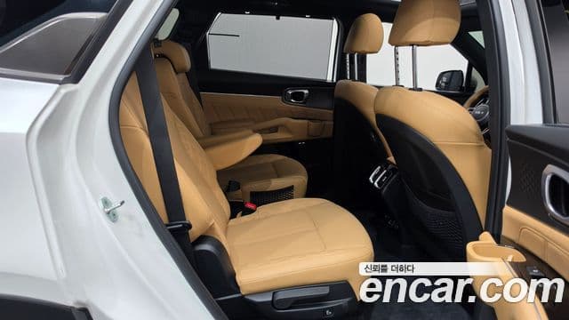 Kia Sorento 2022 — Фото 11/20