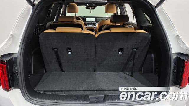 Kia Sorento 2022 — Фото 19/20