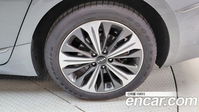 Kia K8 2023 — Photo 13/35