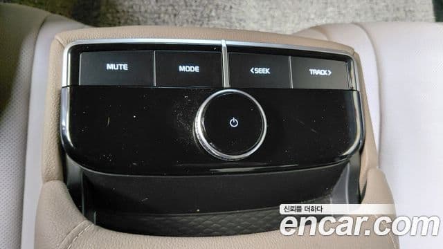 Kia K8 2023 — Photo 19/35