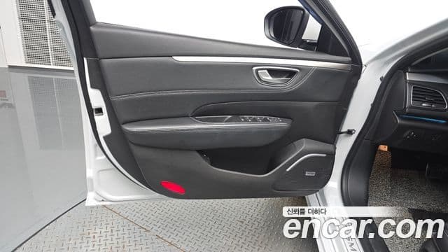 Renault Samsung SM6 2023 — ფოტო 2/36