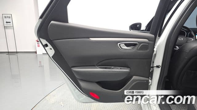 Renault Samsung SM6 2023 — ფოტო 14/36