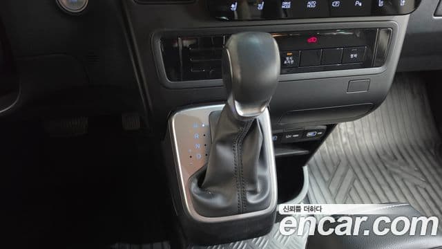 Hyundai Staria 2023 — Фото 9/20