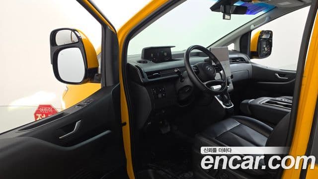Hyundai Staria 2023 — Фото 10/20