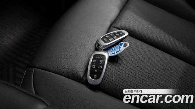 Hyundai Staria 2023 — Фото 15/20