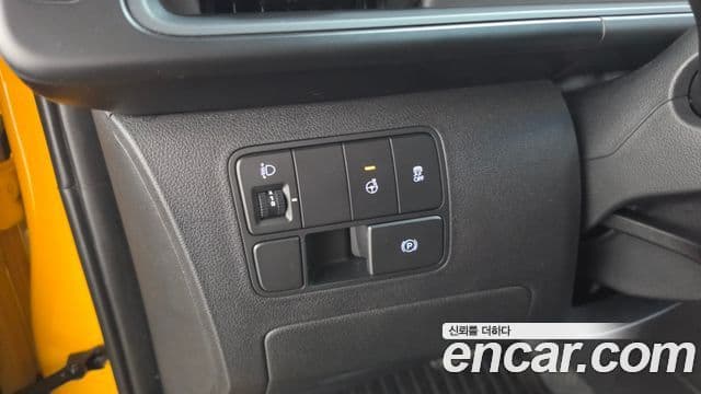 Hyundai Staria 2023 — Photo 4/34