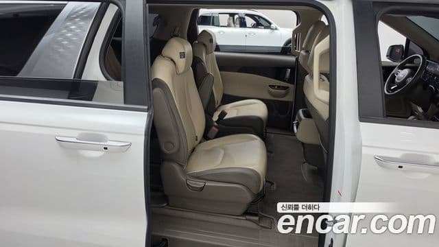 Kia Carnival 2023 — Фото 11/20