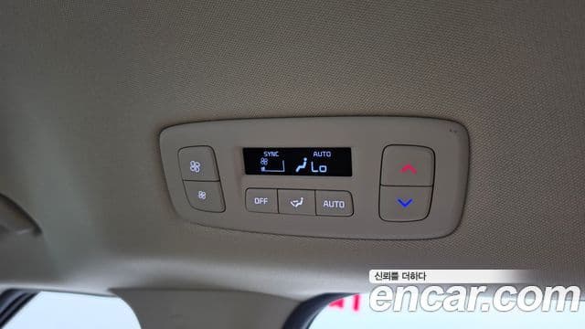 Kia Carnival 2023 — Фото 17/20
