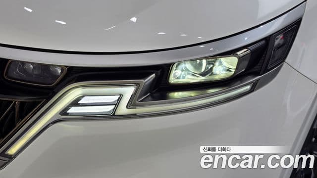 Kia Carnival 2023 — Şəkil 25/35
