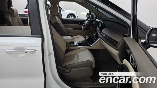 Kia Carnival 2023 — Şəkil 22/35