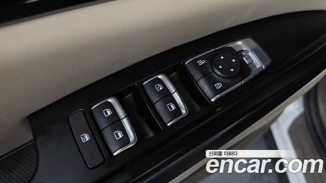 Kia Carnival 2023 — Şəkil 18/35
