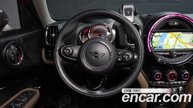 Mini Cooper D Countryman 2019 — Фото 13/20
