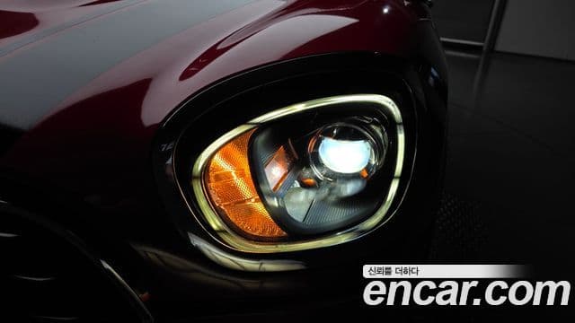 Mini Cooper D Countryman 2019 — Şəkil 38/42