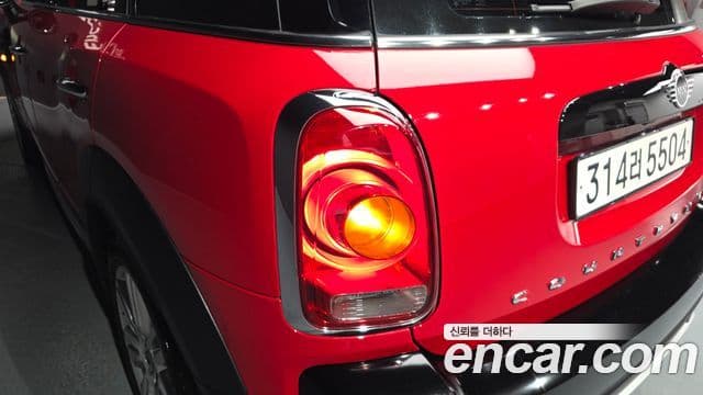 Mini Cooper D Countryman 2019 — Şəkil 40/42