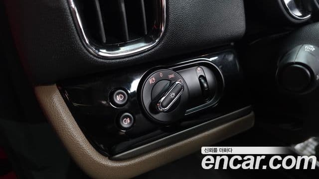 Mini Cooper D Countryman 2019 — Şəkil 13/42