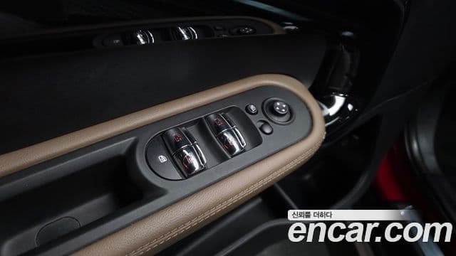 Mini Cooper D Countryman 2019 — Şəkil 34/42