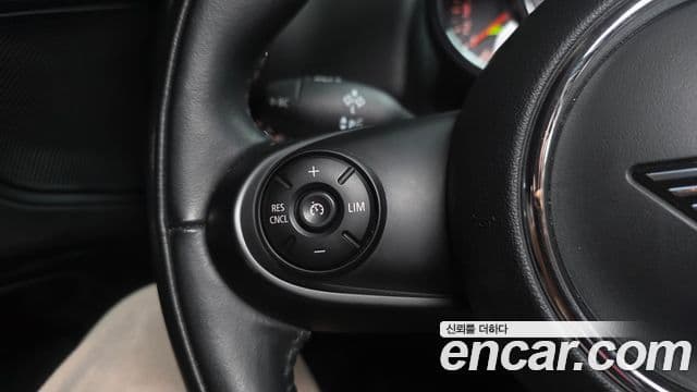 Mini Cooper D Countryman 2019 — Şəkil 27/42