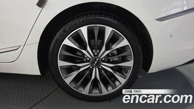 Kia K8 2023 — Photo 16/39