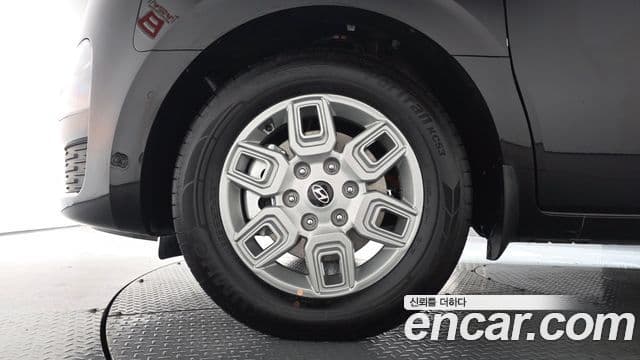 Hyundai Staria 2026 — Photo 9/34