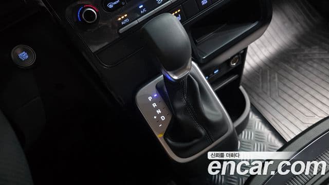 Hyundai Staria 2026 — Photo 24/34