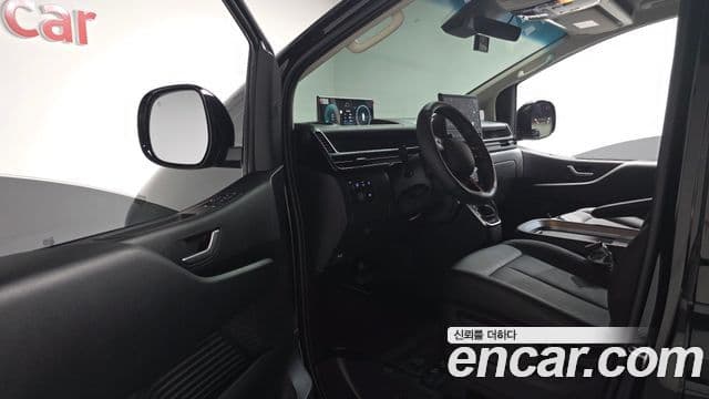 Hyundai Staria 2026 — Photo 18/34
