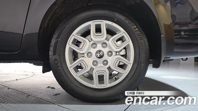 Hyundai Staria 2026 — Photo 16/34