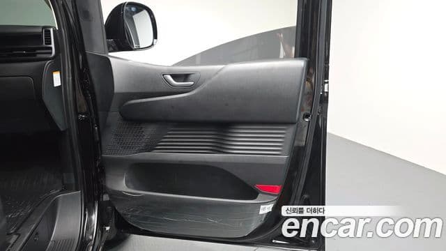 Hyundai Staria 2026 — Photo 20/34