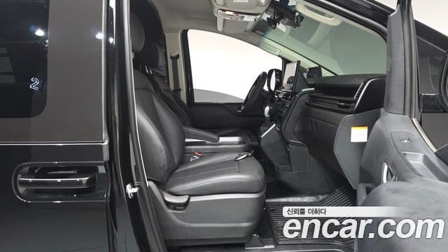 Hyundai Staria 2026 — Photo 10/34