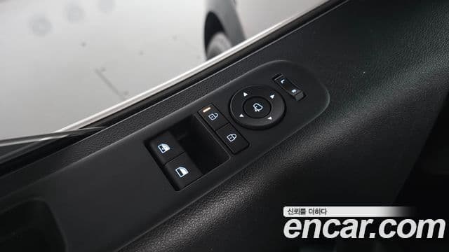 Hyundai Staria 2026 — Photo 22/34