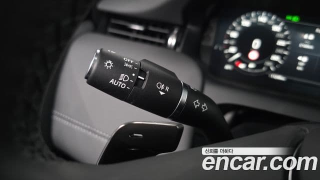 Land Rover Discovery Sport 2024 — Photo 22/40