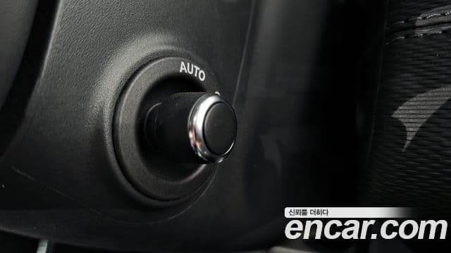 Land Rover Discovery Sport 2024 — Photo 32/40