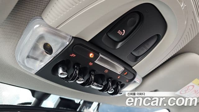 Mini Cooper 2021 — ფოტო 14/32