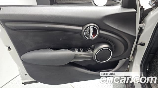 Mini Cooper 2021 — ფოტო 12/32