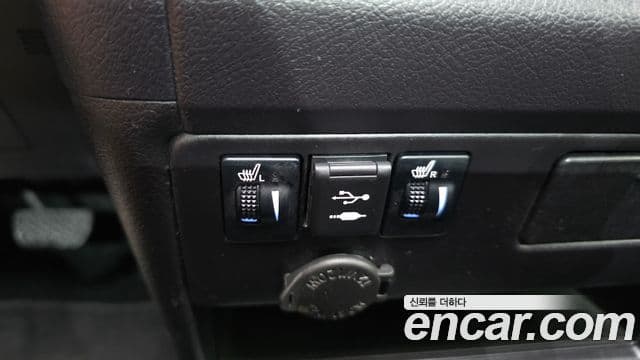 Toyota Sienna 2018 — Фото 19/20