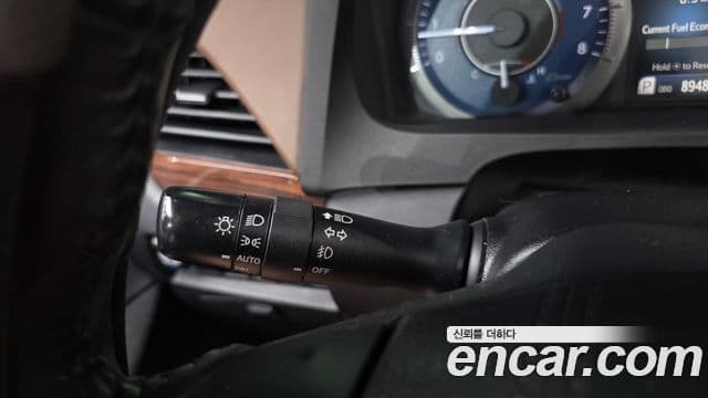 Toyota Sienna 2018 — Şəkil 22/32