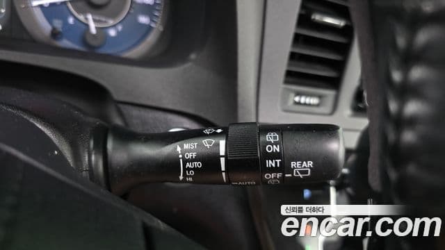 Toyota Sienna 2018 — Şəkil 27/32