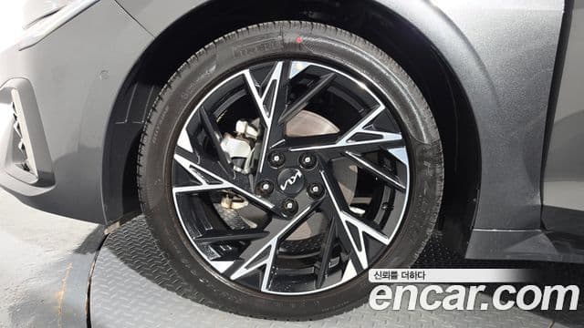 Kia K5 2025 — Photo 16/34