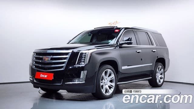 Cadillac Escalade 2018 — Фото 1/20