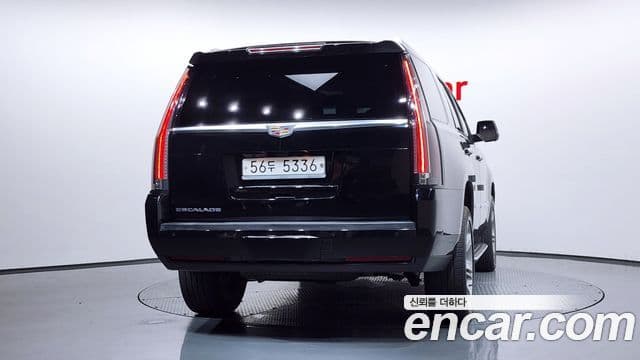 Cadillac Escalade 2018 — Фото 4/20