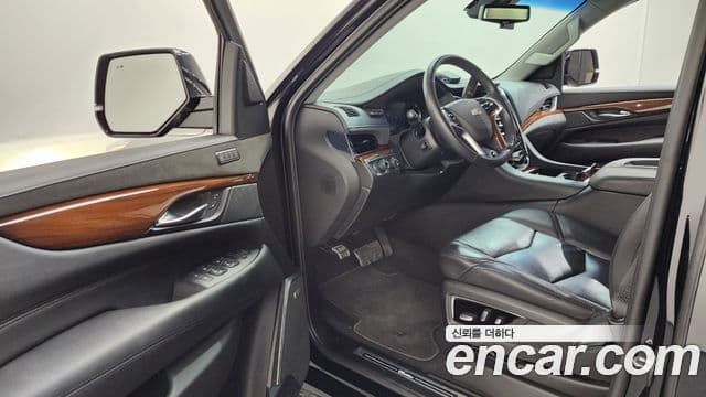 Cadillac Escalade 2018 — Фото 10/20