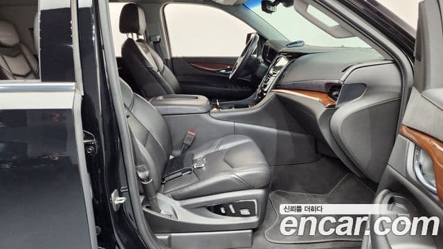 Cadillac Escalade 2018 — Фото 11/20