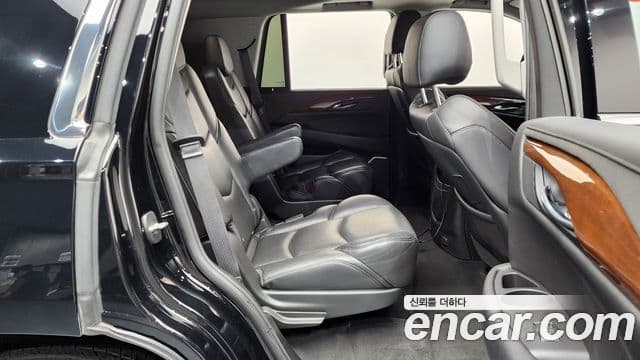 Cadillac Escalade 2018 — Фото 12/20
