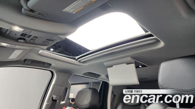 Cadillac Escalade 2018 — Фото 17/20