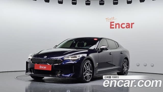 Kia Stinger 2021 — Фото 1/20
