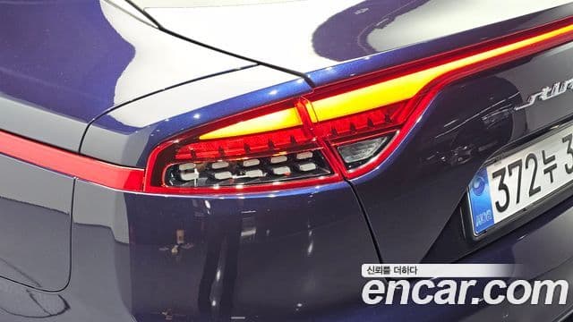 Kia Stinger Meister 2021 — Photo 1/34