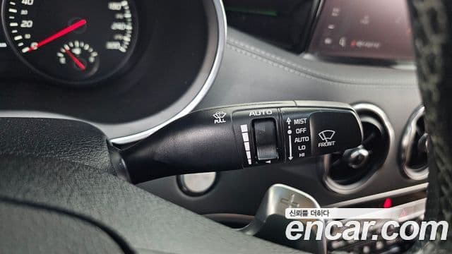 Kia Stinger Meister 2021 — Photo 30/34