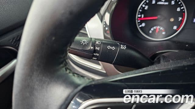 Kia Seltos 2021 — ფოტო 17/30