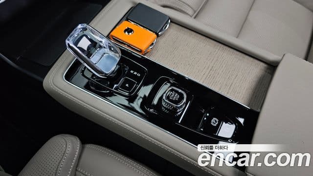 Volvo XC90 2025 — Фото 9/20