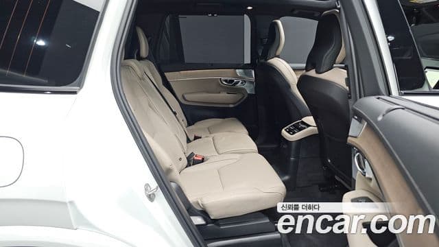 Volvo XC90 2025 — Фото 11/20